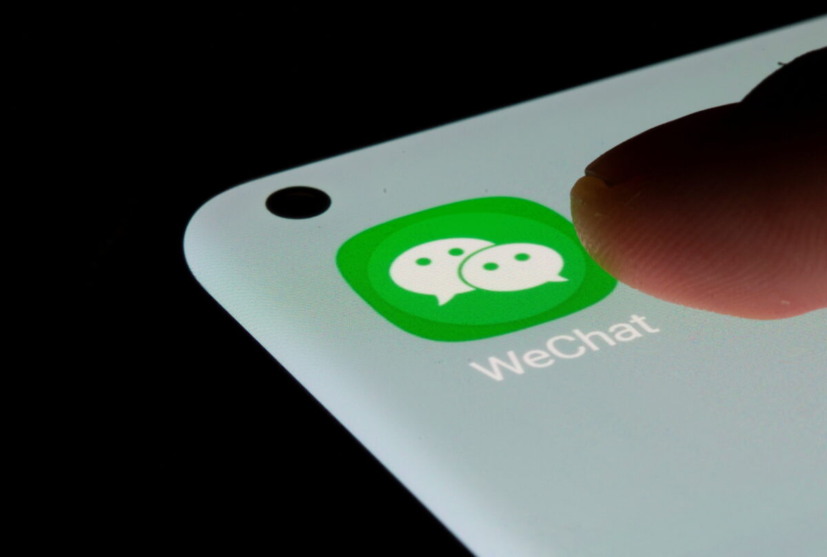 Ứng dụng WeChat trên điện thoại thông minh trong một bức hình minh họa chụp ngày 13/07/2021. (Ảnh: Dado Ruvic/Reuters)