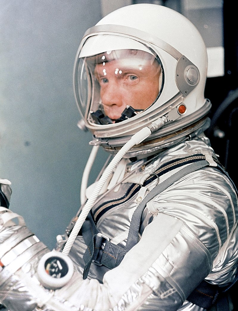 Phi hành gia John Glenn trong bộ đồ du hành vũ trụ của Dự án Mercury năm 1962. NASA. (Ảnh: Tư liệu công cộng)