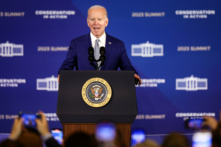 Tổng thống Joe Biden nói chuyện tại Bộ Nội vụ ở Hoa Thịnh Đốn hôm 21/03/2023. (Ảnh: Kevin Dietsch/Getty Images)